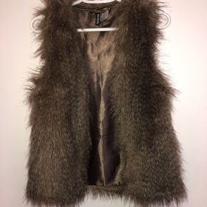 H&M faux fur vest, size 4